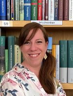 Frau Teresa Ruff, Ansprechperson für Erwerbung und Wunschbuch